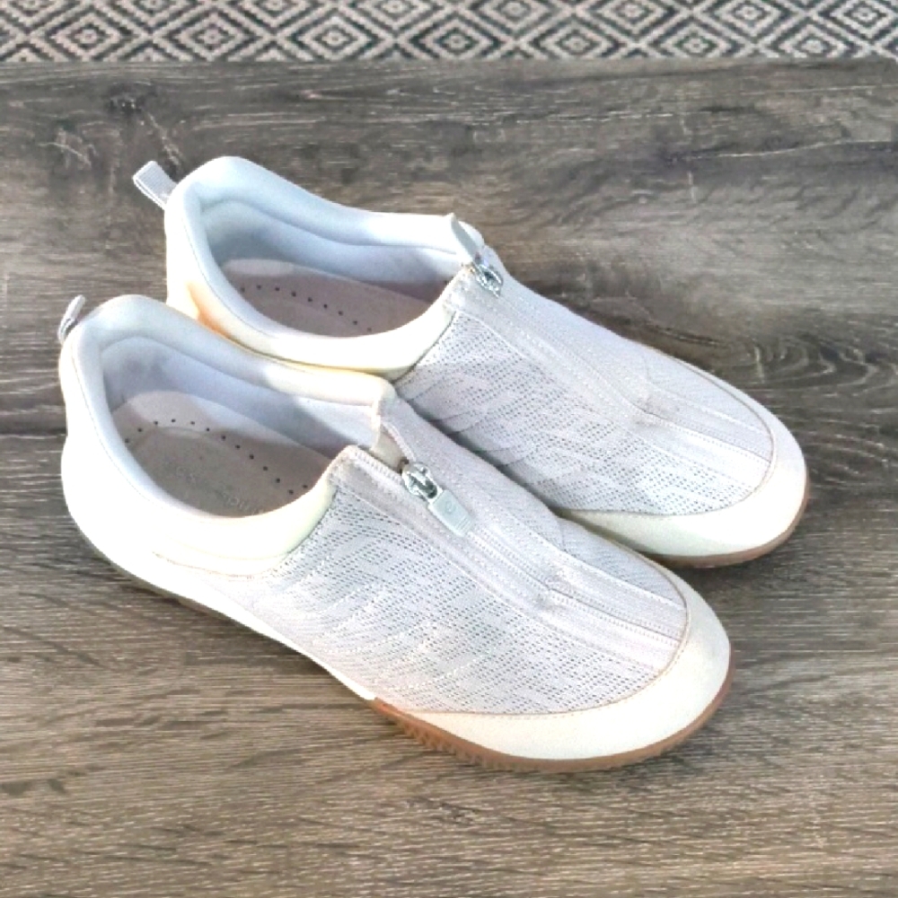Easy Spirit women's size 9 medium Sebestrong 2 Normal or Diabetic shoes
